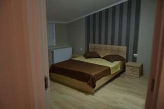 Гостевой дом gogoli family hotel Тбилиси Двухместный номер с 1 кроватью и общей ванной комнатой-11